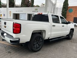 Chevrolet Silverado 4 x 4 full