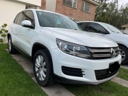 Volkswagen Tiguan 2015 full