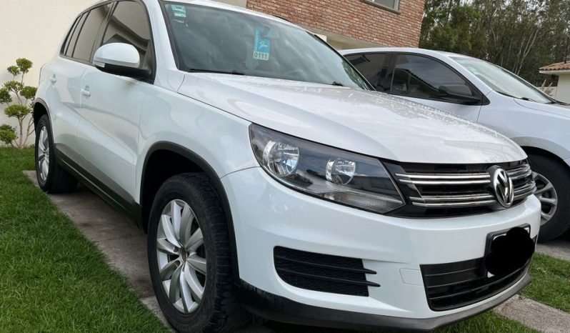 Volkswagen Tiguan 2015 full