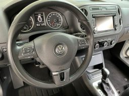 Volkswagen Tiguan 2015 full